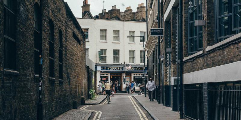 郑州开锁公司怎么选?三大关键:备案资质、用户口碑、技术实力缺一不可